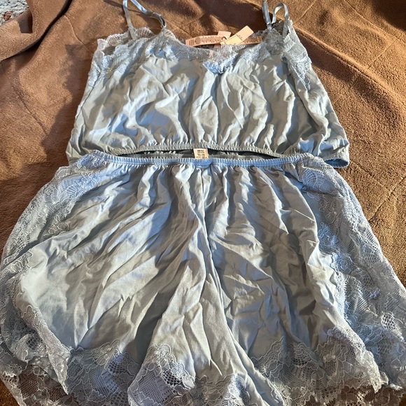 NWT VICTORIA’S SECRET 2 PIECE SLEEP SET - Picture 2 of 6